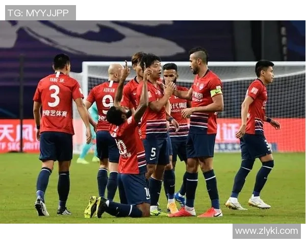 重庆足球队强势崛起荣登足球状态排行榜第二名引发关注